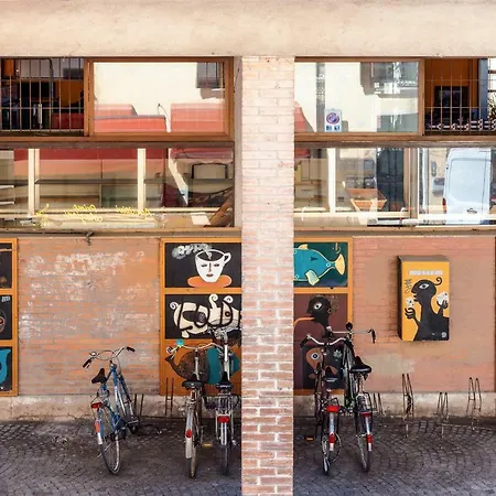 Guesthost - Mercato Fancy *